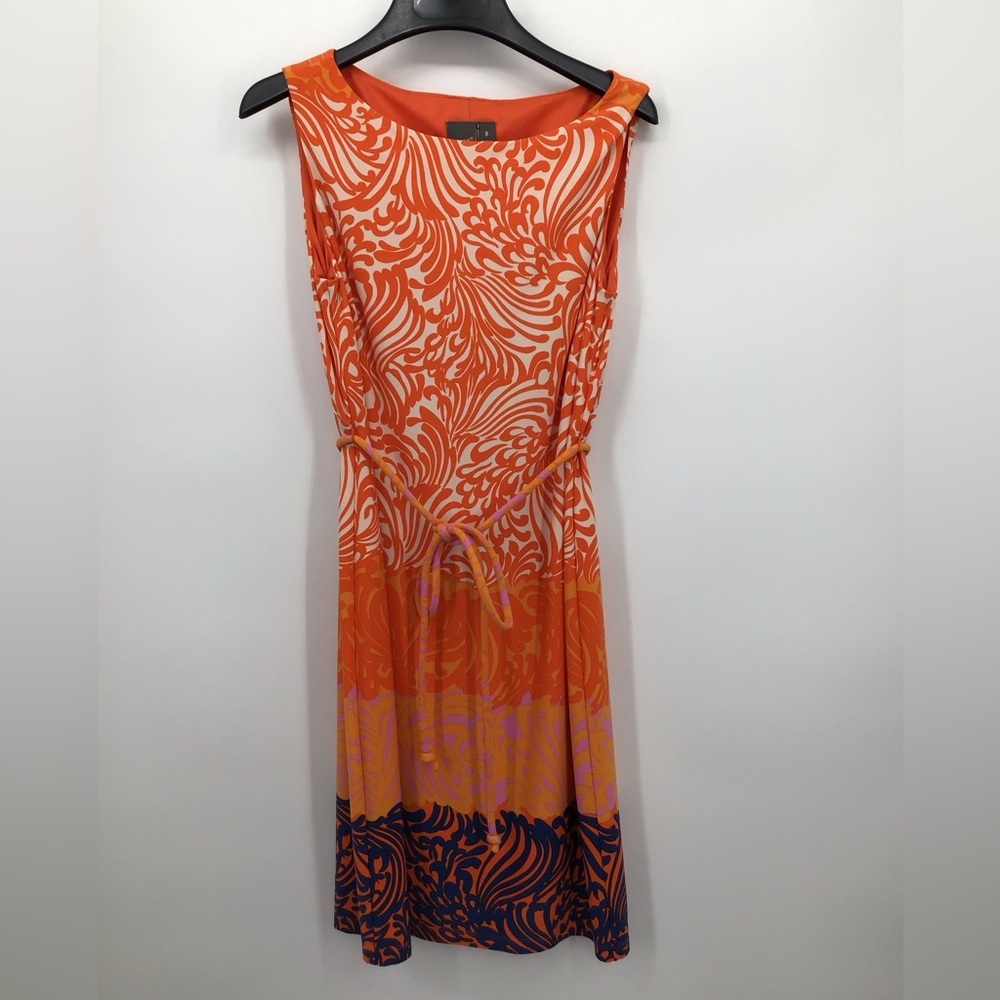 Muse Women’s sleeveless dress. Size 8